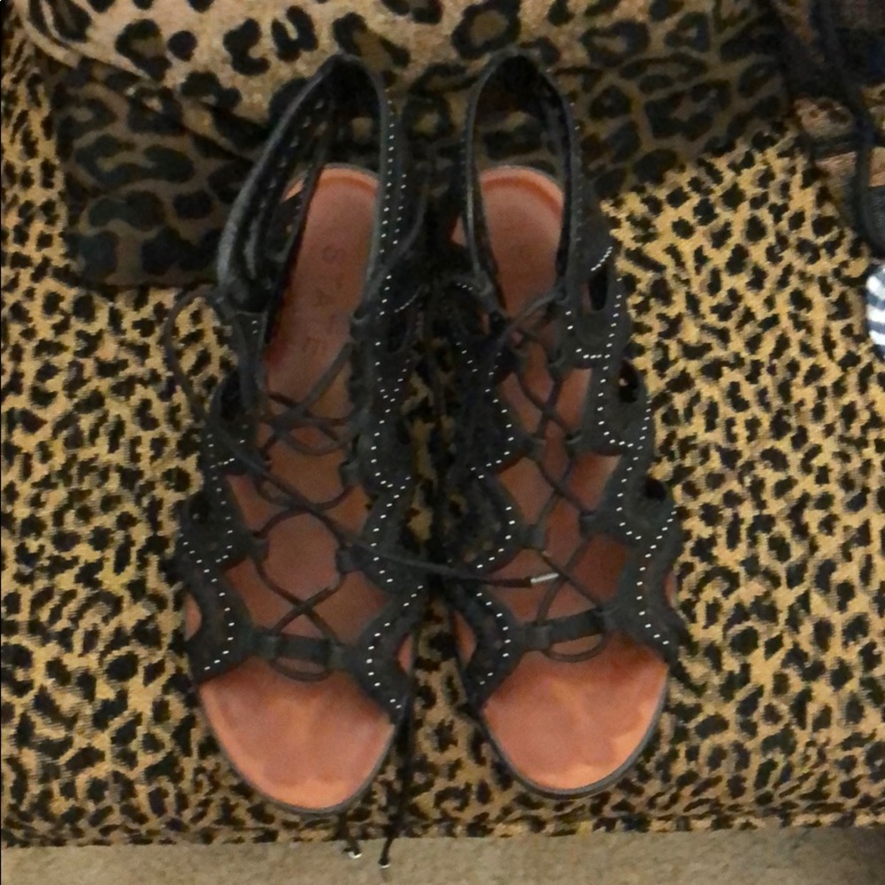 Ladies Shoes